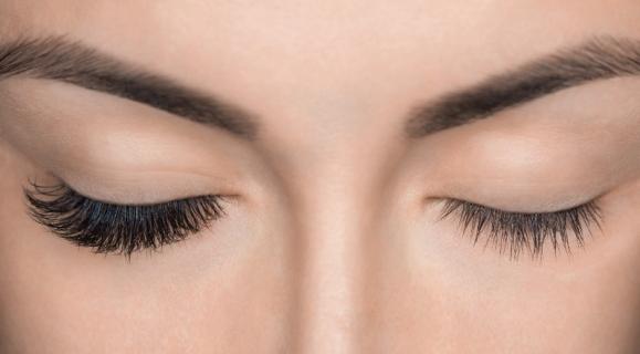 Extensions de cils 