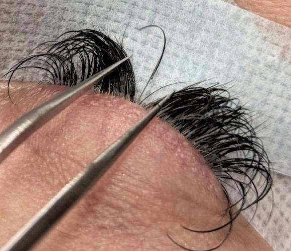 Pose de faux cils Pose de faux cils
